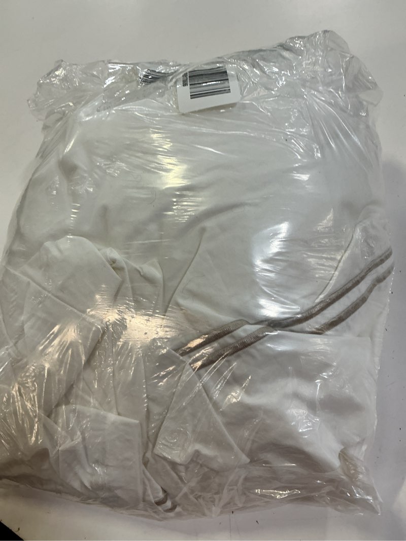 Condition photo showing Good Condition for organic crisp percale sheet set, queen, dove embellished