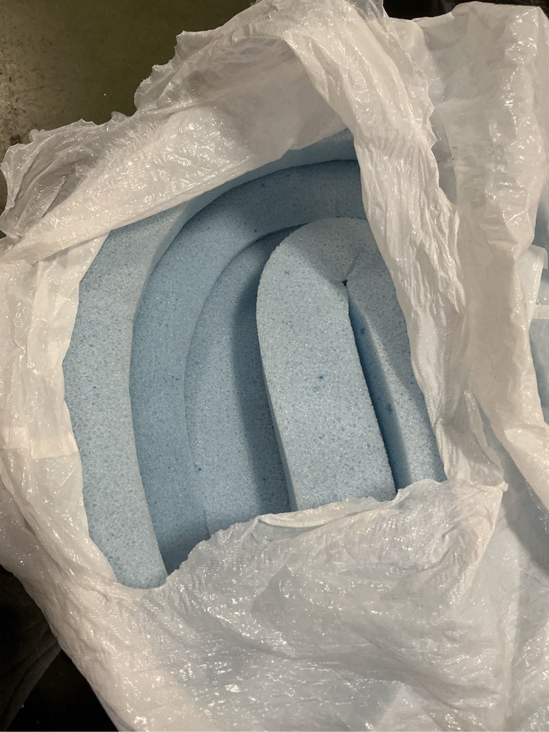 Condition photo showing As Is for (Similar design) L'Baiet Cooling Gel Memory Foam Mattress Topper | 2\" Full Size | Medium Firm | Plush Soft Cool Pad Cushion for Bed, Sofa, Futon | CertiPUR-US Certified | Fiberglass Free | Safe for Kids and Adults Full 2\"