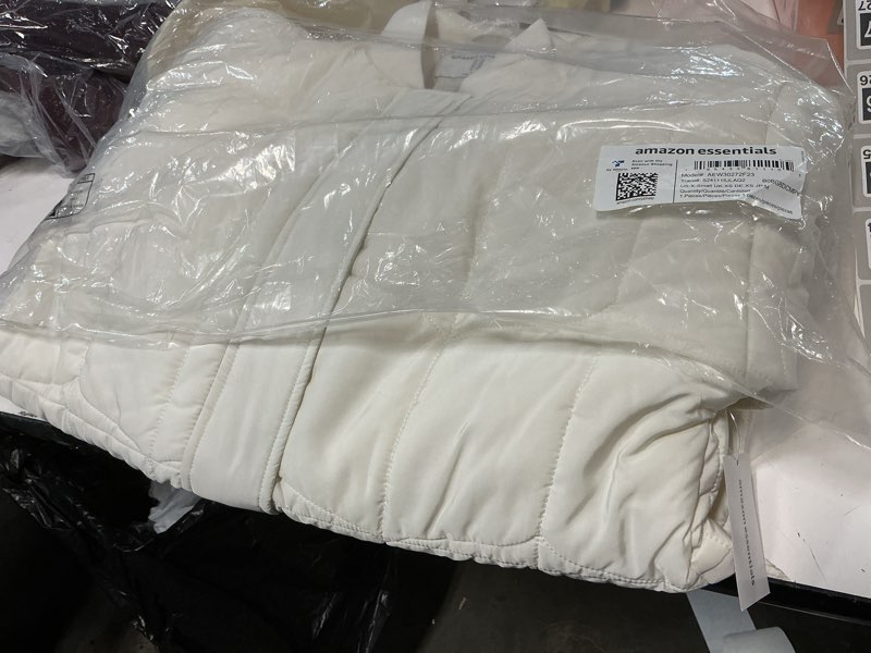 Condition photo showing Good Condition for Amazon Essentials Women's Oversized Quilted Coat (Available in Plus Size) X-Small Eggshell White