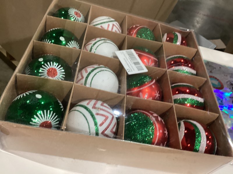 Condition photo showing New/Like New for 16Pcs Christmas Ornaments 3.15'' Shatterproof Red Green and White Bulbs Pendants Hanging Balls for Christmas Tree Xmas New Year Party Decorations Red and Green