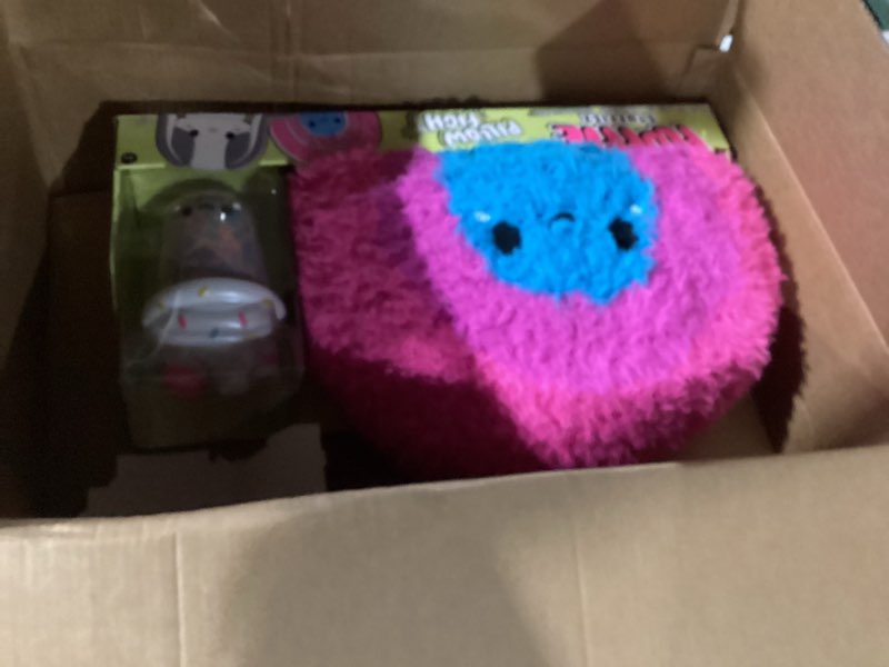 Condition photo showing New/Like New for Fluffie Stuffiez Feature Plush Pillow Fight Plush Rainbow, Ultra Soft Fluff with Huggable ASMR Interactive Play and Easy Cleanup with Character Vacuum