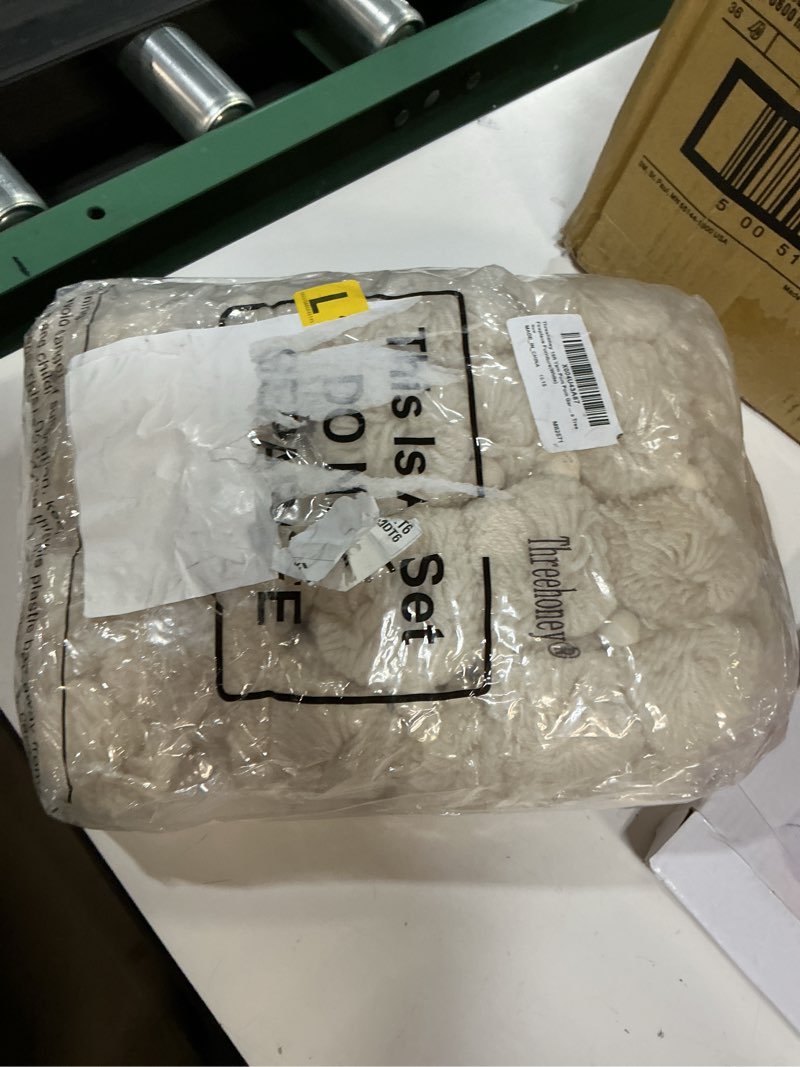 Threehoney 16ft Yarn Boho Pom Pom Ball Garland Christmas Tree Yarn Ball with Wood Beads Retro Farmho