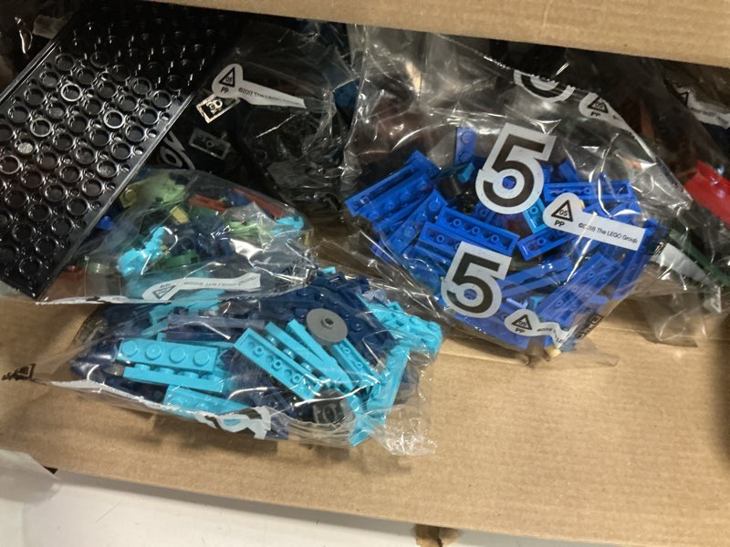 Condition photo showing Good Condition for LEGO Ideas Vincent Van Gogh The Starry Night - Building Set for Adults, Ages 18+ - Beautifully Detailed Home Wall Art Decor - Gift for Men & Women - 21333 Standard Packaging