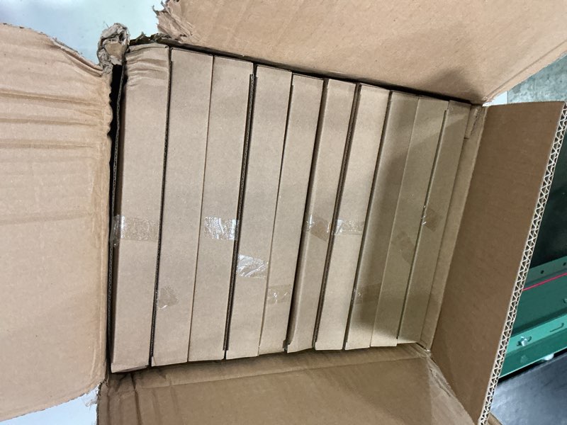 Condition photo showing New/Like New for Restaurantware Moderna 9.5 x 6.3 Inch Premium Disposable Plates 100 Rectangular Plastic Plates For Parties - Durable Heavy-duty White Plastic Dinner Plates For Warm And Cold Foods White 9 1/2" x 6 1/4"