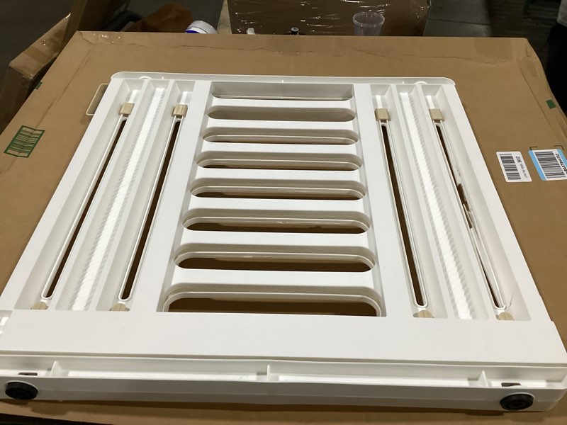 Condition photo showing New/Like New for IRIS USA 24"-39" Dog Gate, Adjustable Indoor Pet Barrier, Pet Gate for Puppy, Small Dog, Cat, Easy Twist-to-Lock for Doorways & Stairs, Portable, Expandable, 25" Tall, White 1 Pack White