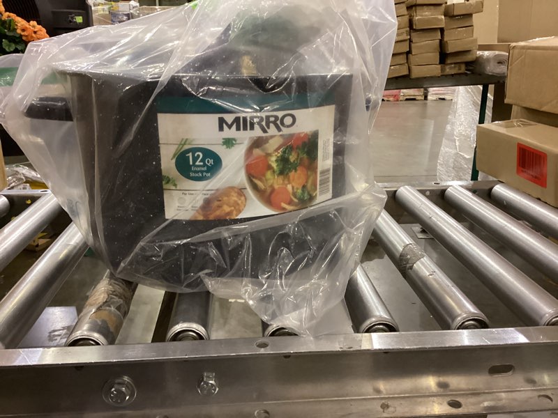 Condition photo showing New/Like New for MIRRO 12.0qt Enamel Stock Pot, Black 12 Quarts Black