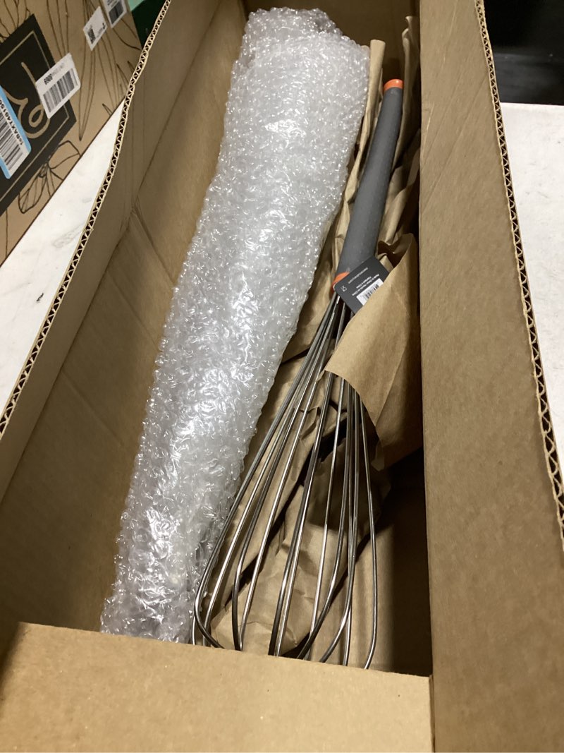 winco 24" french whip, s/s