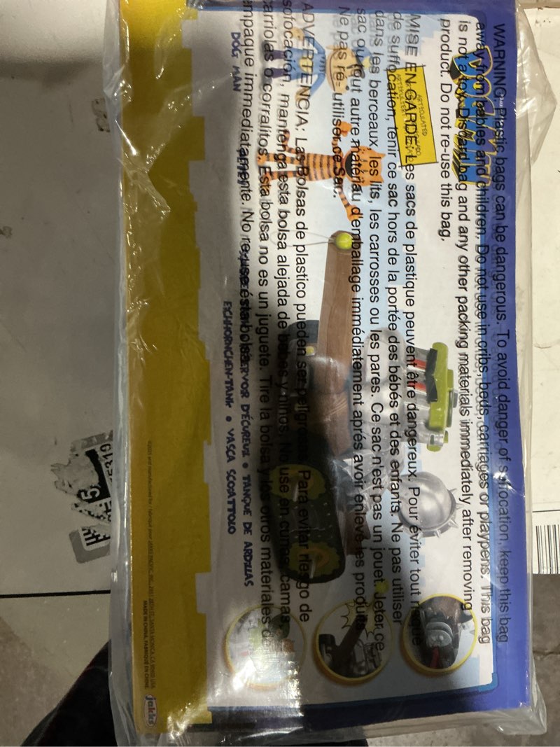 Condition photo showing New/Like New for jakks dog man squirrel tank shooter vehicle playset with petey and dog man action figures