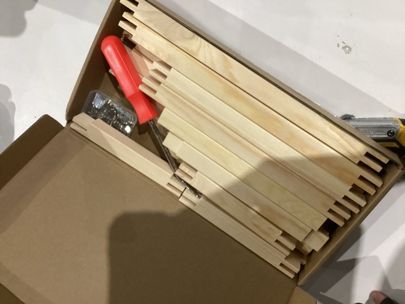 Condition photo showing New/Like New for 16 Pcs 4 Sets Stretcher Bars for Needlework Canvas Stretcher Bars 10 Different Size Combinations Embroidery Stretcher Bars for Cross Stitch Frame Set with Thumbtack and Remover Tool(Small Size) samll