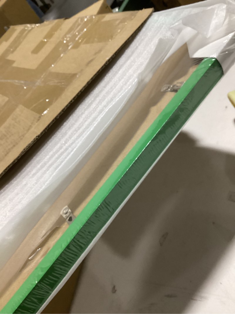 Condition photo showing Good Condition for wyooxoo 18x24 poster frame made of solid wood green picture frames display pictures 16x20 with mat or 18x24 without mat colorful frame for horizontal vertical wall mounting green 18" x 24" ( 1 pack )