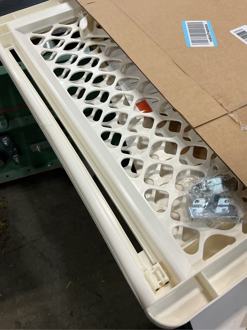 Condition photo showing Good Condition for Toddleroo by North States 42” Wide Supergate Ergo Baby Gate, Made in USA: for doorways or stairways. Includes Wall Cups. Pressure or Hardware Mount. 26” - 42” Wide (26" Tall, Ivory) (B0065ADP4C)