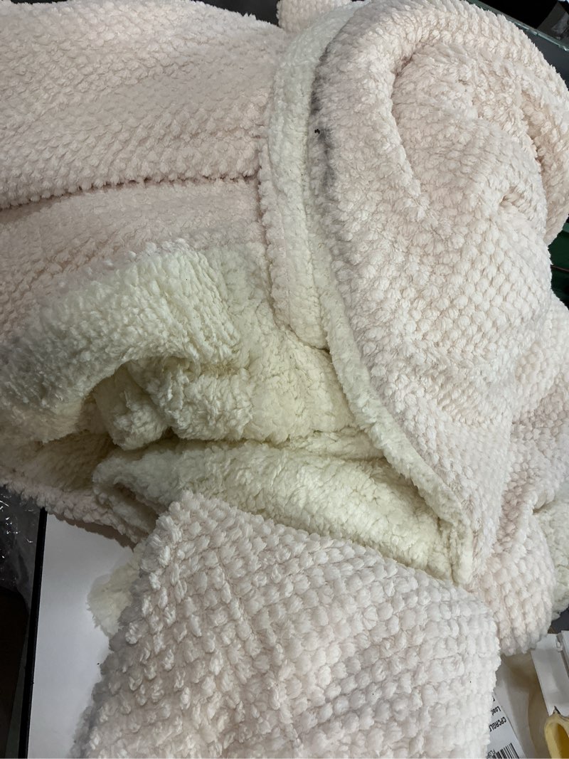 Condition photo showing As Is for 3D Jacquard Design Comforter Set, Ultra-Soft Warm King Size Sherpa Fur Plush 3-Pieces Sets Luxury Cozy Bedding with 2 Pillowcases (104"x90", Cream White) Cream White King(104"x90")