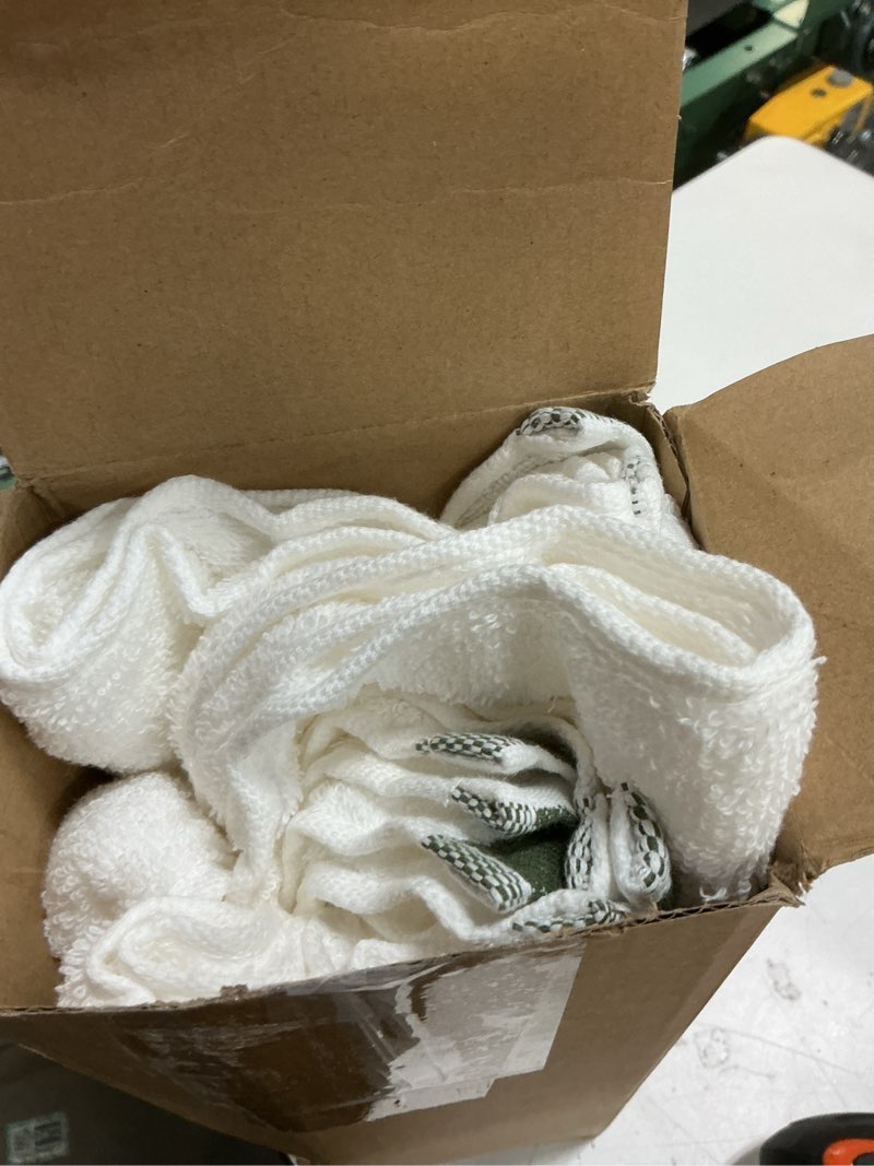 Condition photo showing Good Condition for Peryiter 3 Pack Christmas Bath Towels Set - Cotton Christmas Themed Embroidery Hand & Facial Towels Wash Cloth for Xmas Tree Decorations Elegant White