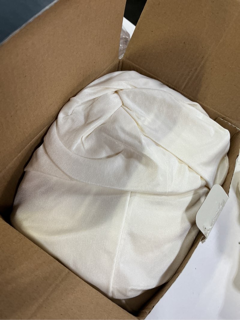 Condition photo showing Good Condition for PlushDeluxe Premium Bamboo Mattress Protector – Queen Size, Waterproof, & Ultra Soft Breathable Noiseless Washable Bed Mattress Cover for Comfort & Protection - White