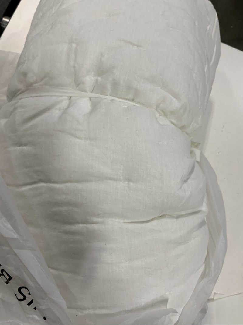 Condition photo showing Good Condition for european linen dream quilt, full/queen, ivory