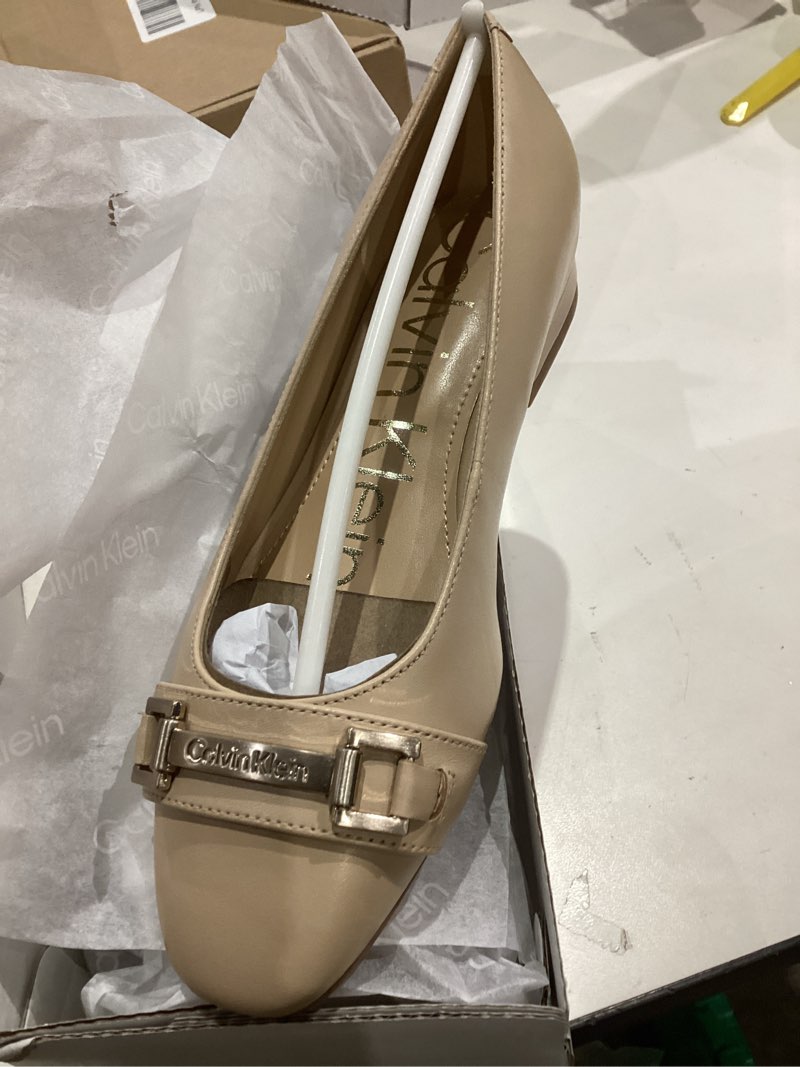 Condition photo showing New/Like New for Calvin Klein Womens Crystil 5 Light Natural 111