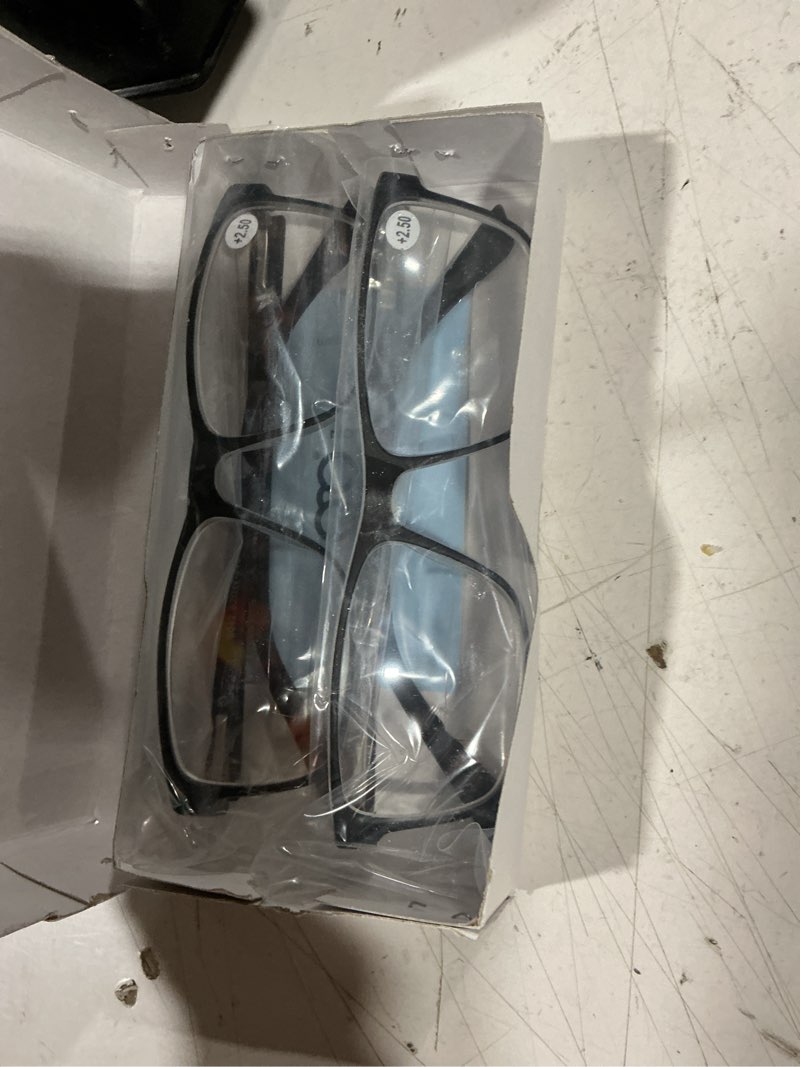 Condition photo showing Good Condition for yogo vision bifocal reading glasses for men and women, rectangle multifocal readers with spring hinges, retro design +2.5