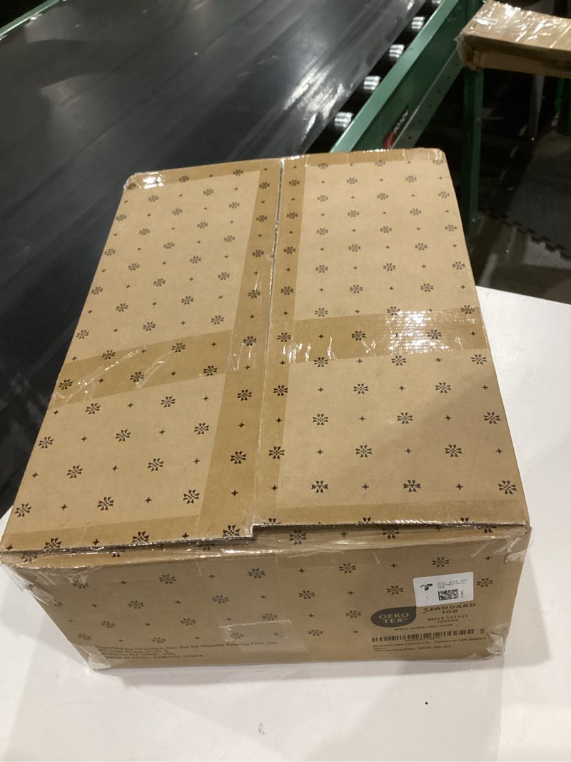 Condition photo showing New/Like New for Beckham Hotel Collection Bed Pillows Standard/Queen Size Set of 2 - Original Soft Down Alternative Pillow for Sleeping - Soft Support for Back, Stomach or Side Sleepers Queen / Standard White