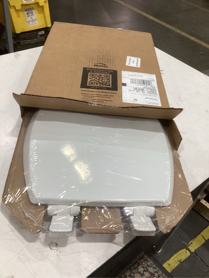 Condition photo showing New/Like New for mayfair 1847slow 000 kendall slow-close  removable enameled wood toilet seat that will never loosen  1 pack elongated - premium hinge  white