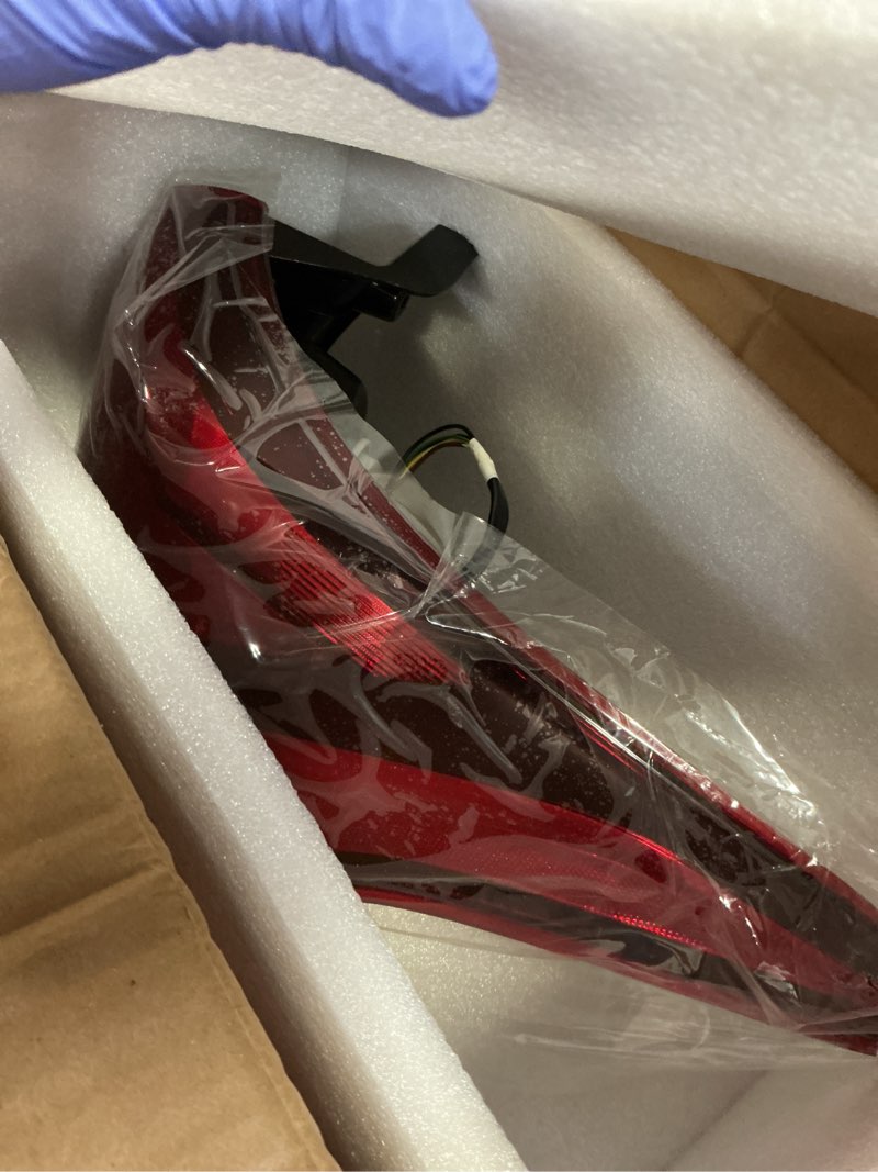 Condition photo showing Good Condition for WFLNHB Right Side Outer Tail Light Assembly Replacement for Mitsubishi Outlander 2016-2021 Passenger Side Rear Tail Light Lamp 8330B178 MI2805108