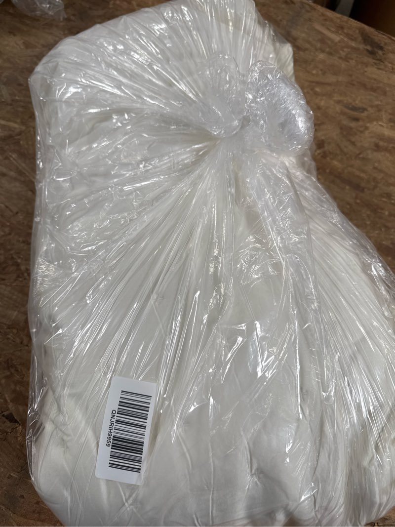 Condition photo showing Good Condition for bamboo dream quilt, king/cal king, ivory