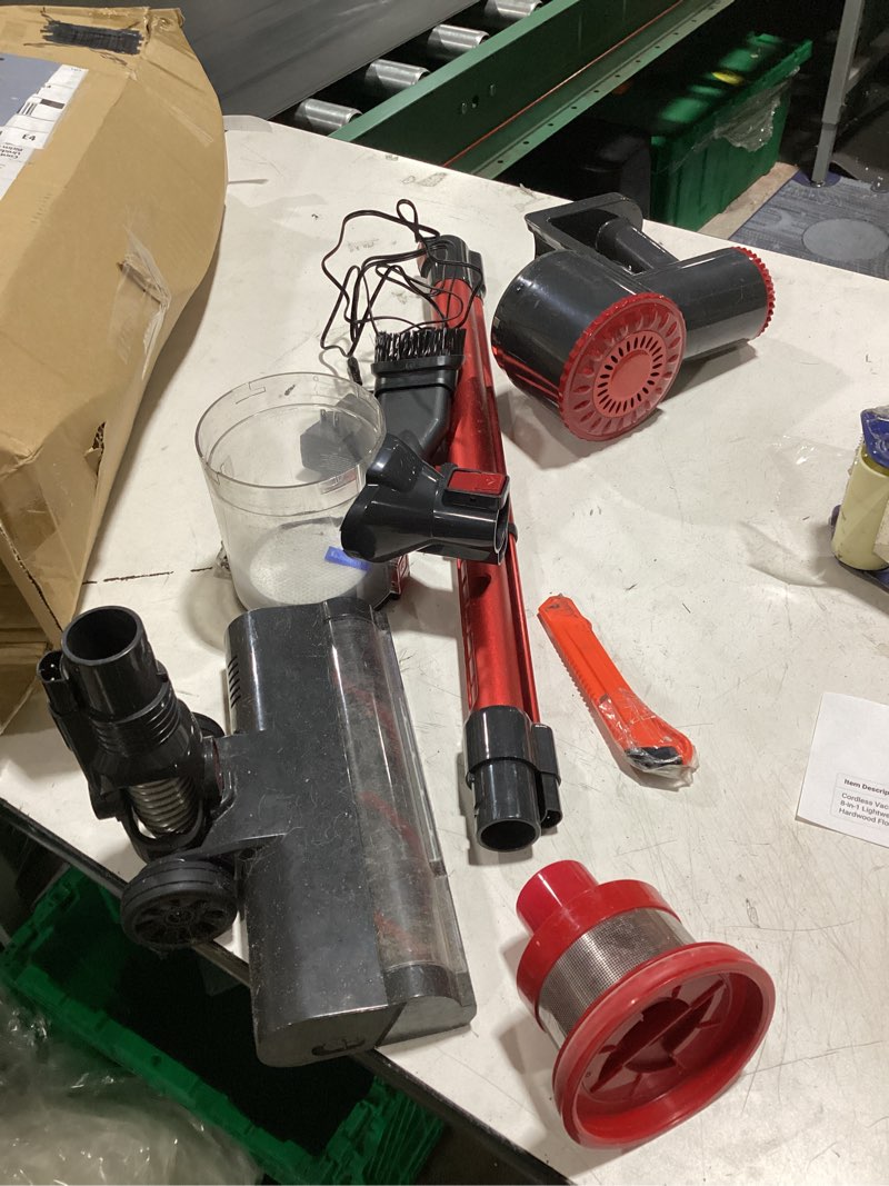 cordless vacuum cleaner with self-standing
