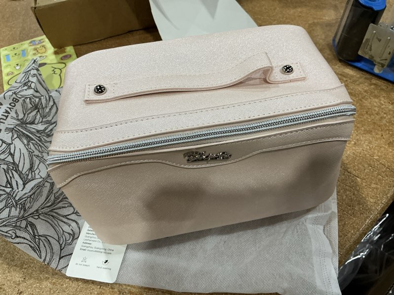 Condition photo showing Good Condition for boyatu travel makeup bag organizer cosmetic bag: 3 pcs set make up bags for women with handle - waterproof vegan leather toiletry bags travel essentials pouch with compartments (c-07-gold) 04-b-gold