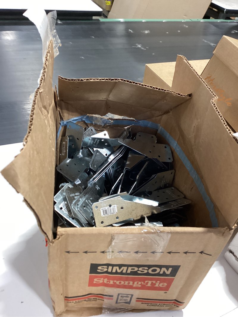 Condition photo showing Good Condition for 25 pcs 2x6 joist hangers,20 gauge metal face mount joist hangers, lu26 joist hanger galvanized, hurricane ties for rafter, rafter brackets 2x6 for deck,floor,roof overhang and ceiling joist silver 25 pcs 2x6 joist hanger