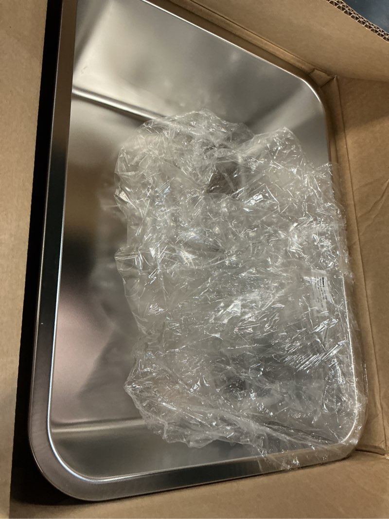 Condition photo showing Good Condition for stainless steel litter box, 18"x14"x6"(height) medium metal cat litter box easy clean, non stick litterbox no smell for cats or kitty, rabbits medium (17.7"x13.7"x6")