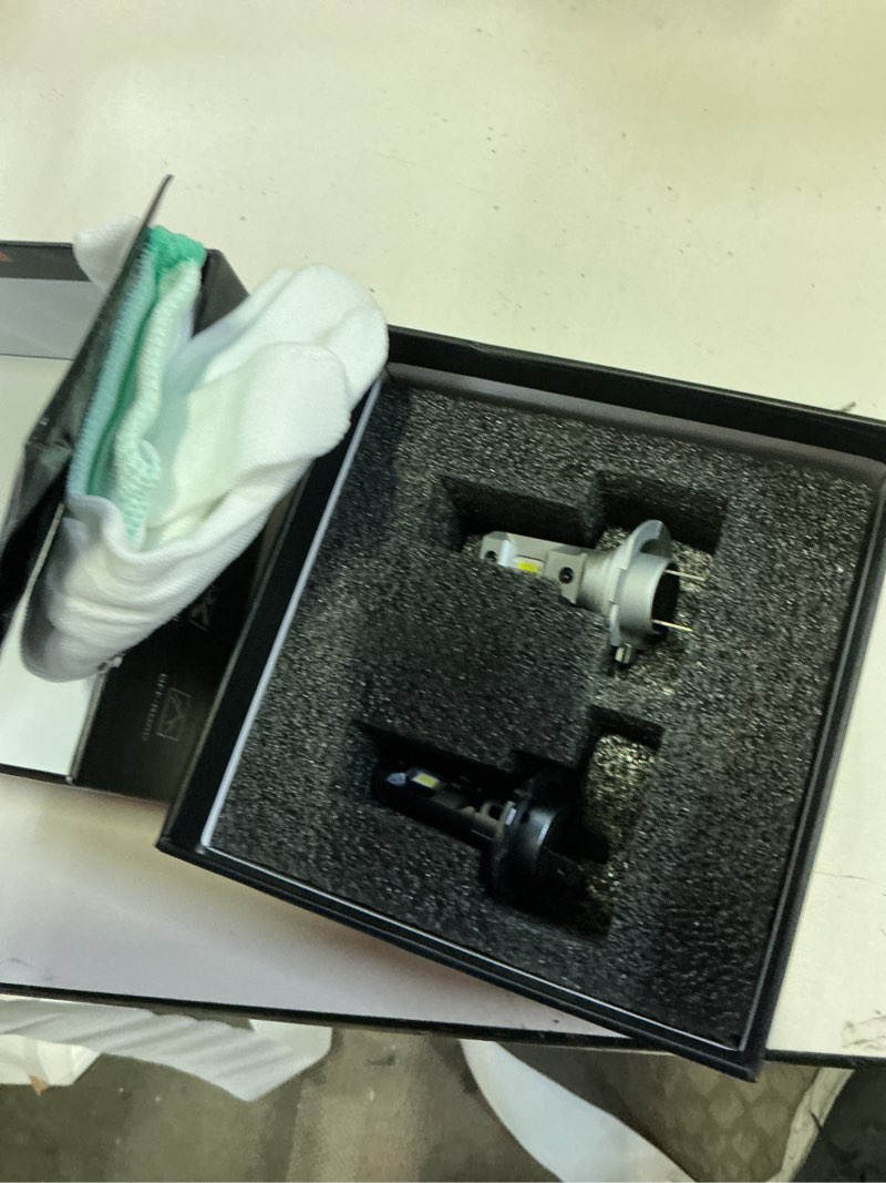 Condition photo showing New/Like New for fahren upgraded h7 bulbs, 70000lm 1200% ultra bright 6500k white light, mini size no adapter needed, plug and play hid h7 fog lights, ip68 waterproof, pack of 2