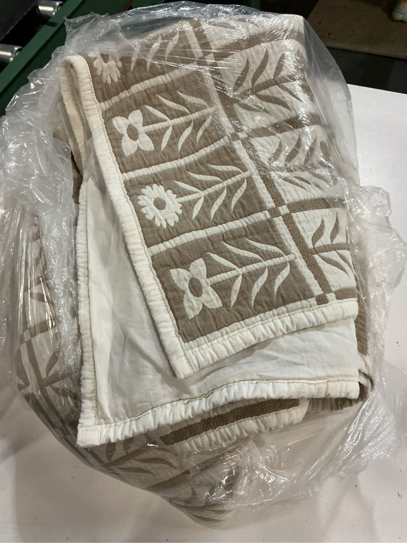Condition photo showing Good Condition for quince organic cotton jacquard floral coverlet set, full/queen, toffee