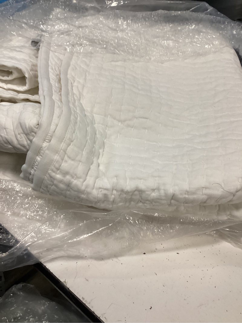 Condition photo showing Good Condition for quince linen cotton stitch quilt sit kitng/cal tin color:ivory 