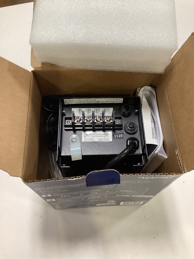 Condition photo showing New/Like New for harbor breeze 60 -watt multi-tap transformer landscape lighting transformer with digital timer and dusk-to-dawn sensor