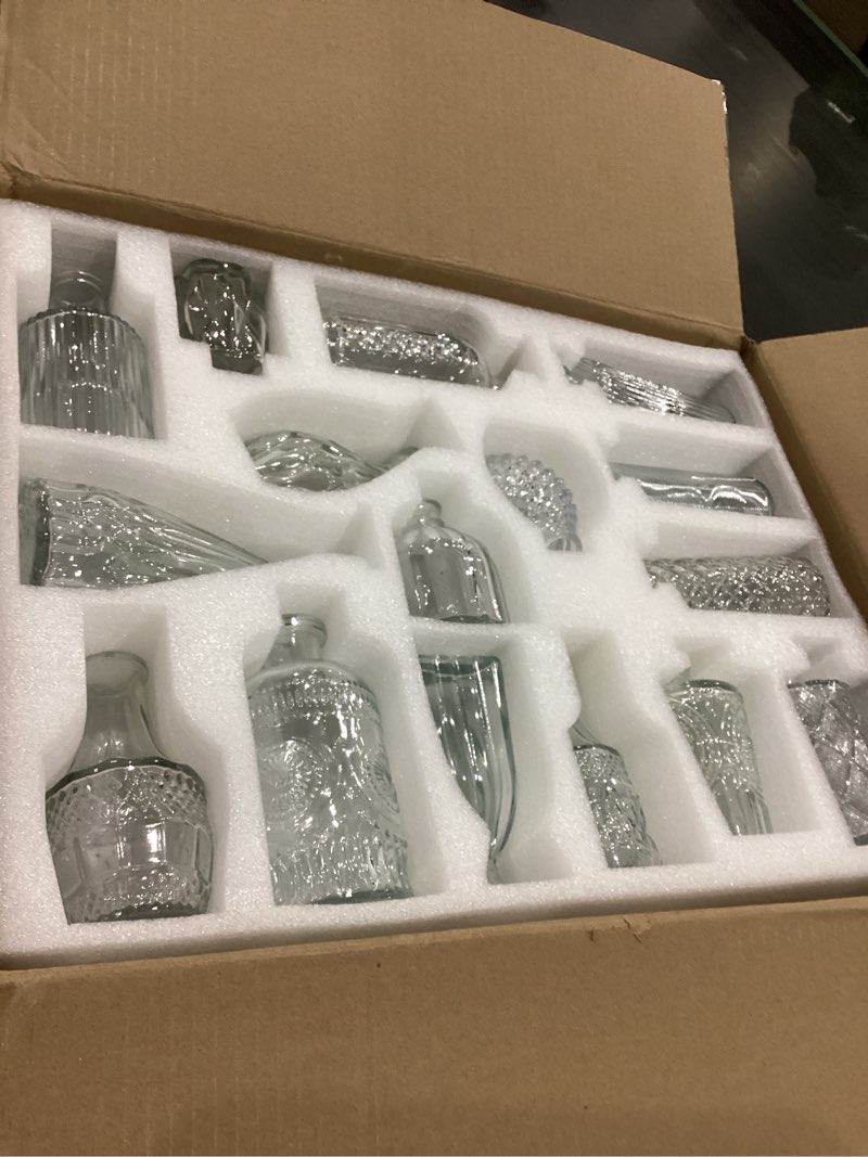 Condition photo showing Good Condition for BIGIVACA Glass Bud Vases Set of 30 - Small Clear Flower Vase in Bulk for Wedding Centerpieces, Home Table Decor, Party Decorations