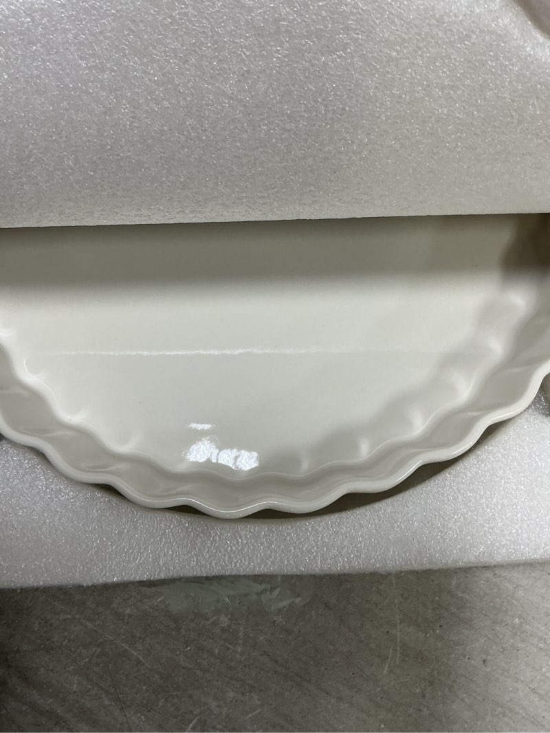 Condition photo showing Good Condition for LOVECASA Porcelain Quiche Baking Dish,10 Inch Reusable Pie Pan Quiche Pan, Non-Stick Round Pie Dish, Tart Pan with Ruffled Edge,Pie Pan for Pies | Microwave,Dishwasher,and Oven Safe (White) 1 Piece White
