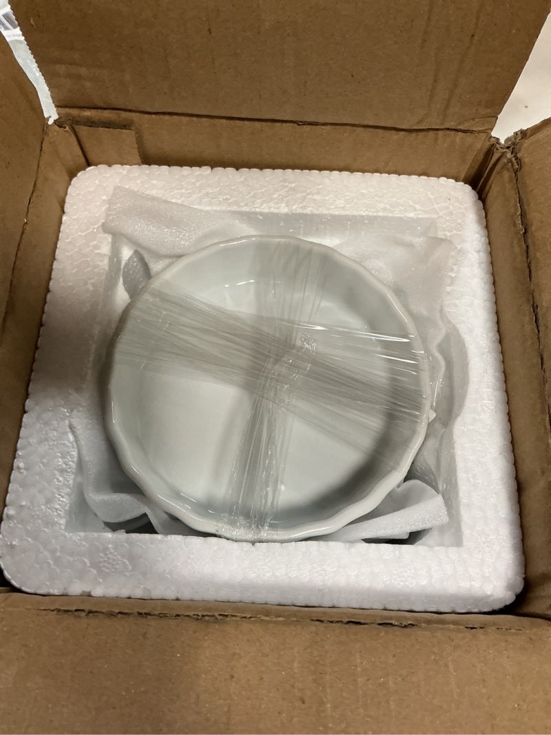 Condition photo showing Good Condition for le tauci ramekins 6 oz, ceramic souffle dishes, oven safe custard cups for baking, creme brulee, pudding, dessert, microwave & dishwasher safe, set of 6, white 6 oz white