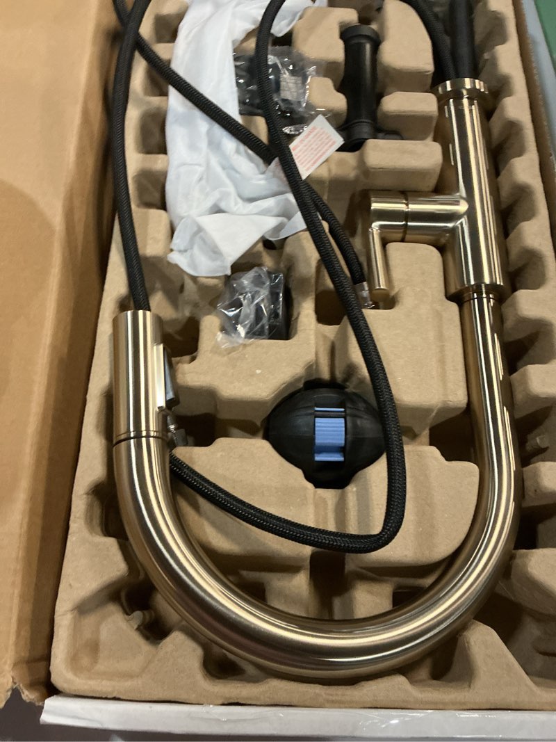 Condition photo showing Good Condition for delta nicoli brushed gold kitchen faucet with pull down sprayer, modern single hole kitchen sink faucet, single handle, champagne bronze 19867lf-cz