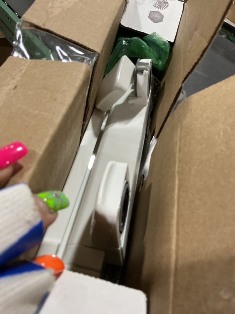 Condition photo showing Good Condition for kohler 4639-rl-0 cachet readylatch round toilet seat soft close, white white round ready latch
