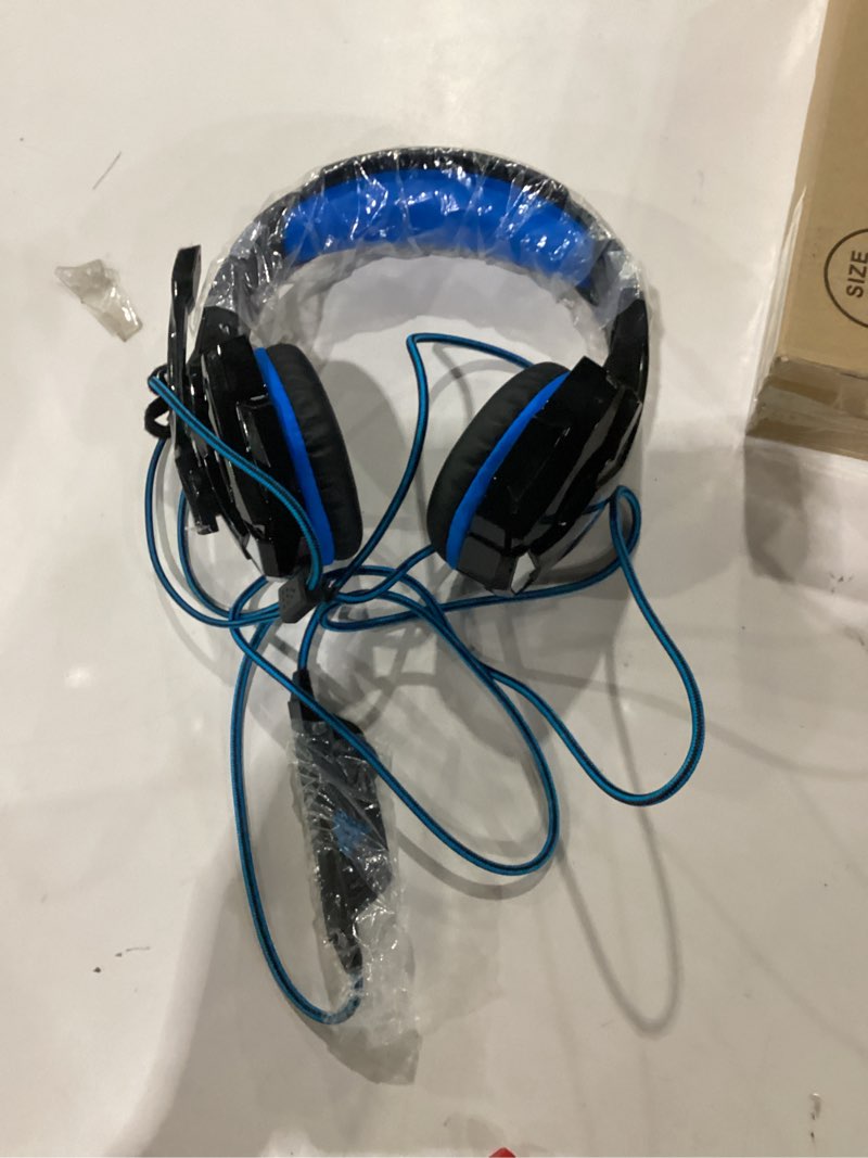 Condition photo showing Good Condition for BENGOO G9000 Stereo Gaming Headset for PS4 PC Xbox One PS5 Controller, Noise Cancelling Over Ear Headphones with Mic, LED Light, 7.1 Surround Sound, Soft Memory Earmuffs for Nintendo Xbox Series X|S Blue