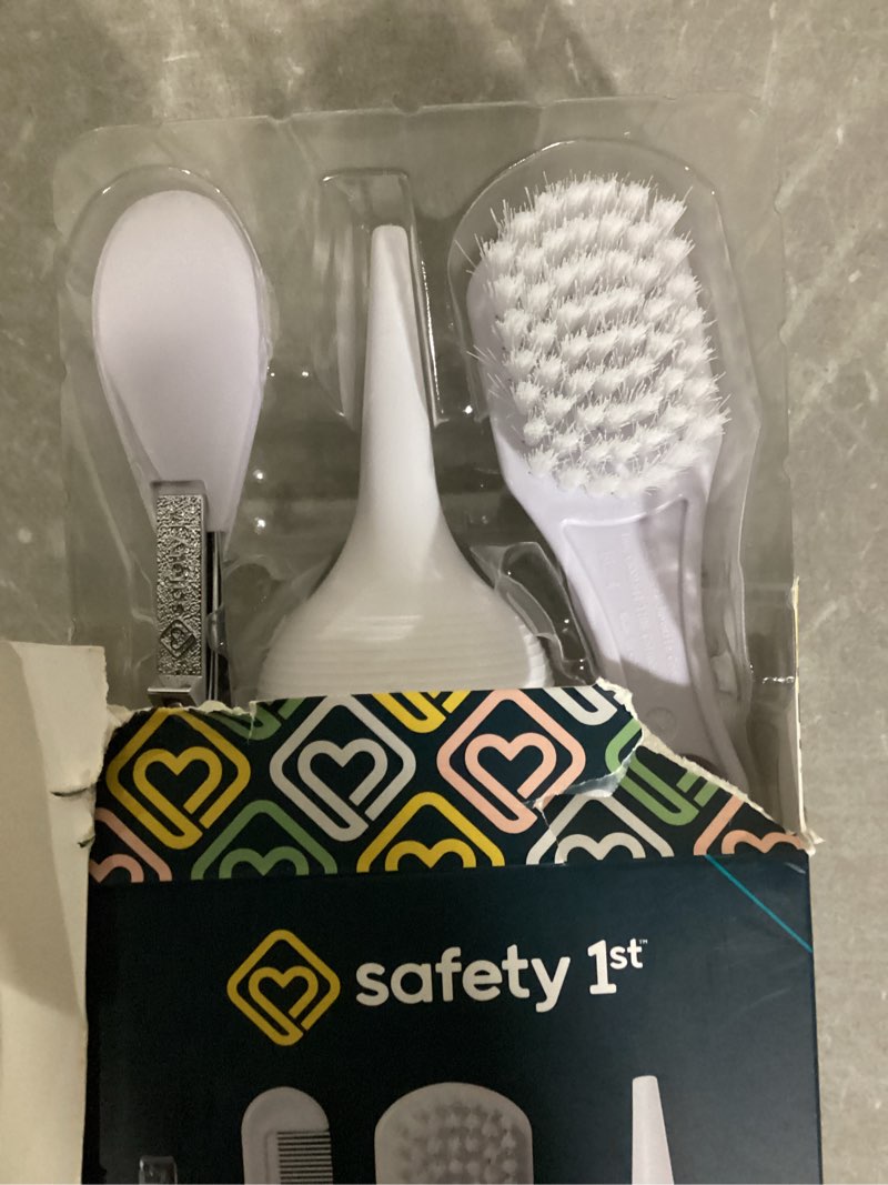 Condition photo showing Good Condition for safety 1st baby care basics 4 piece infant essentials set, white