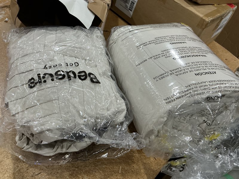 Condition photo showing Good Condition for bedsure beige twin xl comforter set - 3 pieces pinch pleat bed set, down alternative bedding sets for all season, 1 comforter, 1 pillowcase, 1 decorative pillow twin-xl 01 - beige