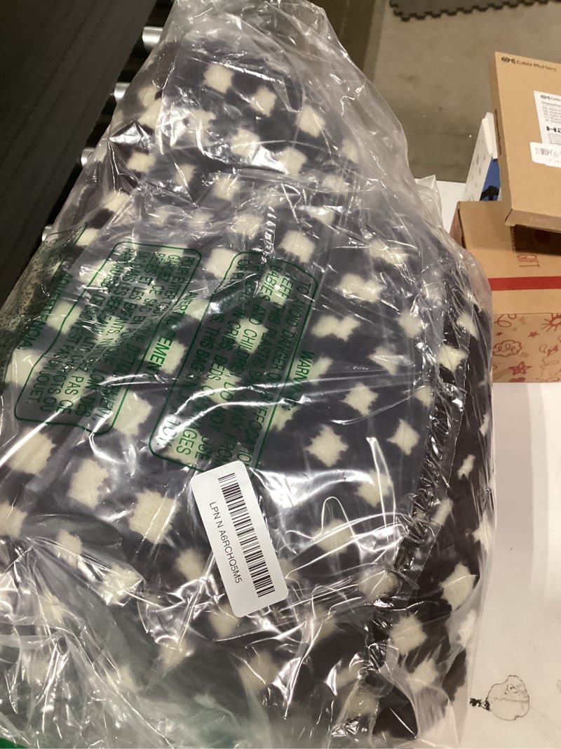 Condition photo showing Good Condition for Similar product not like stock photoLOMAO Throw Blankets Flannel Blanket with Checkerboard Grid Pattern Soft Throw Blanket for Couch, Bed, Sofa Luxurious Warm and Cozy for All Seasons (Burgundy, 50\"x60\") Burgundy 50\"x60\"