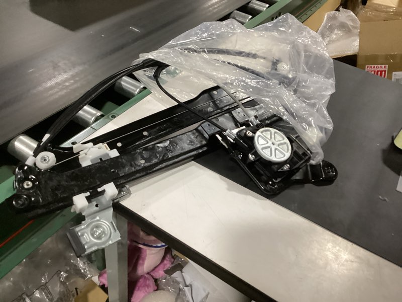 Condition photo showing Good Condition for window regulator bracket for land for rover for freelander 1998-2006 rear back tailgate electric window regulator window regulator motor(without motor) with motor