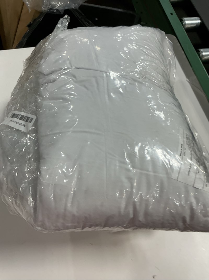 Condition photo showing As Is for puredown® 18 x 18 Decorative Feather Down Throw Pillow Inserts (Set of 2, White) for Sofa, Couch, Bed, Machine Washable 18x18 Inch (Pack of 2) Classic White