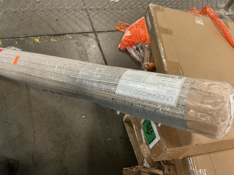 Condition photo showing New/Like New for nuLOOM Liz Textured Soft Shaggy Stripes Area Rug, 5'3" x 7'6", Beige 5'3" x 7'6" (Rectangular) Beige