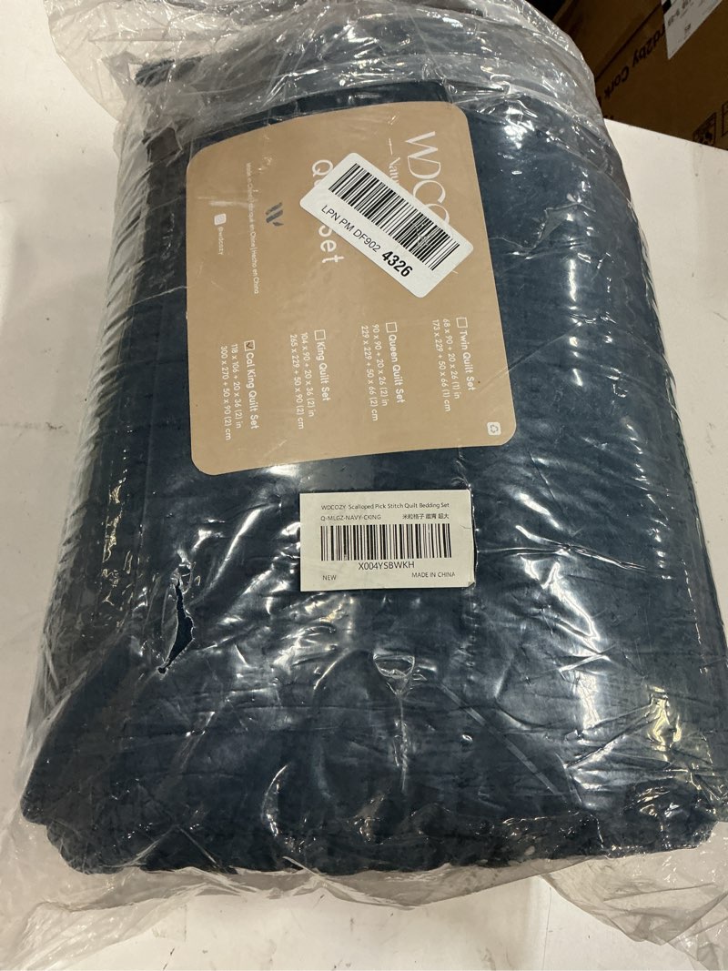 Condition photo showing Good Condition for wdcozy navy blue oversized california king size quilt bedding set, cal king scalloped farmhouse country rustic lightweight soft coverlet for all season, cute cozy kantha pick stitch bedspread navy blue california king(118"x106")