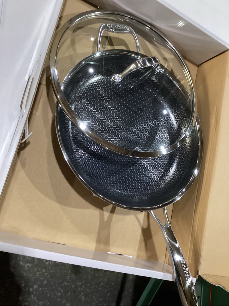 Condition photo showing New/Like New for Cooksy 9 Inch Honeycomb Ceramic Surface Hybrid Stainless Steel Frying Pan, SIMILAR TO STOCK PHOTO 