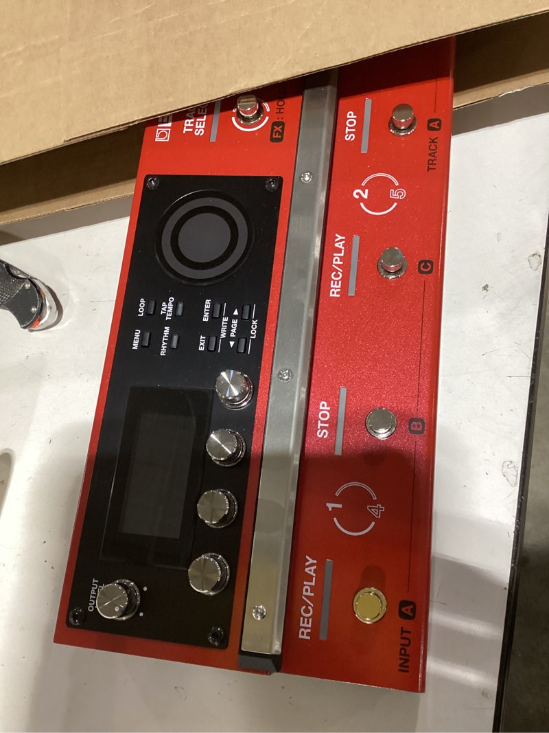 Condition photo showing Good Condition for boss rc-600 floor-based loop station for looping musicians | evolved features & customizable functions | next-generation sound quality | massive onboard effects options | unmatched real-time control pedal
