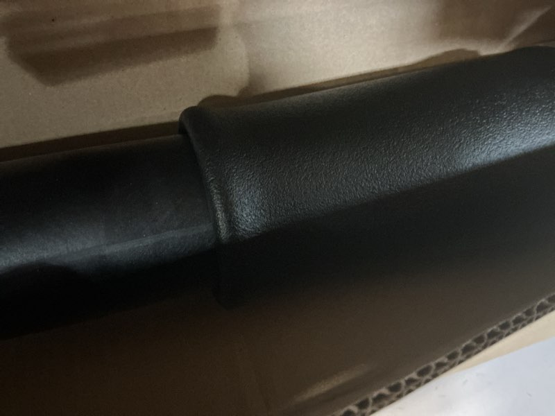 Condition photo showing Good Condition for air strut rear replacement for 2015-2016 cadillac escalade esv, chevy suburban/tahoe, gmc yukon/yukon xl, oem number 19432783, 23276087, 23458661, oe27395gs, 23431417