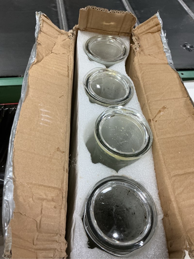 Condition photo showing New/Like New for netany set of 4 glass carafe with lid, 1 liter beverage serveware carafe, clear glass pitcher for mimosa bar, brunch, cold water, juice, milk, iced tea, lemonade